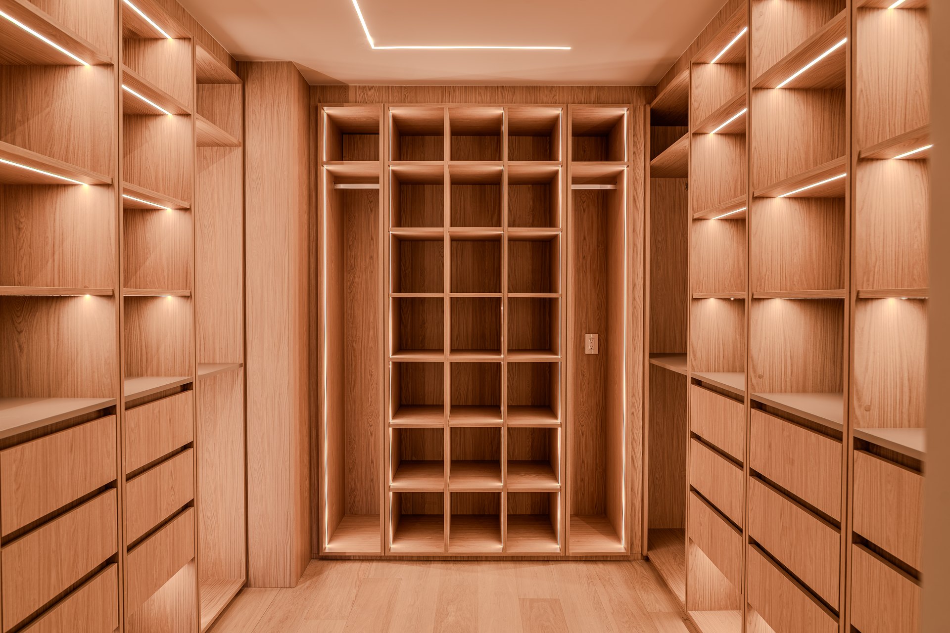 72 — walk-in closet