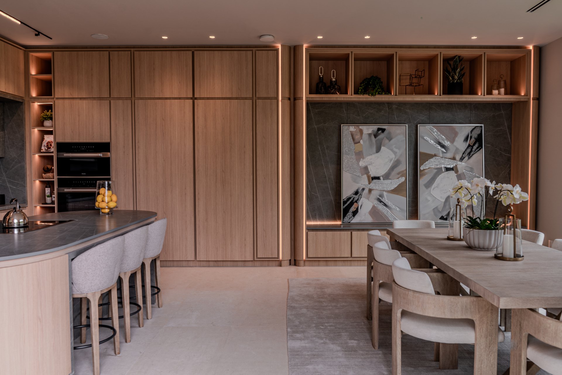 Jefferson — dining and art wall