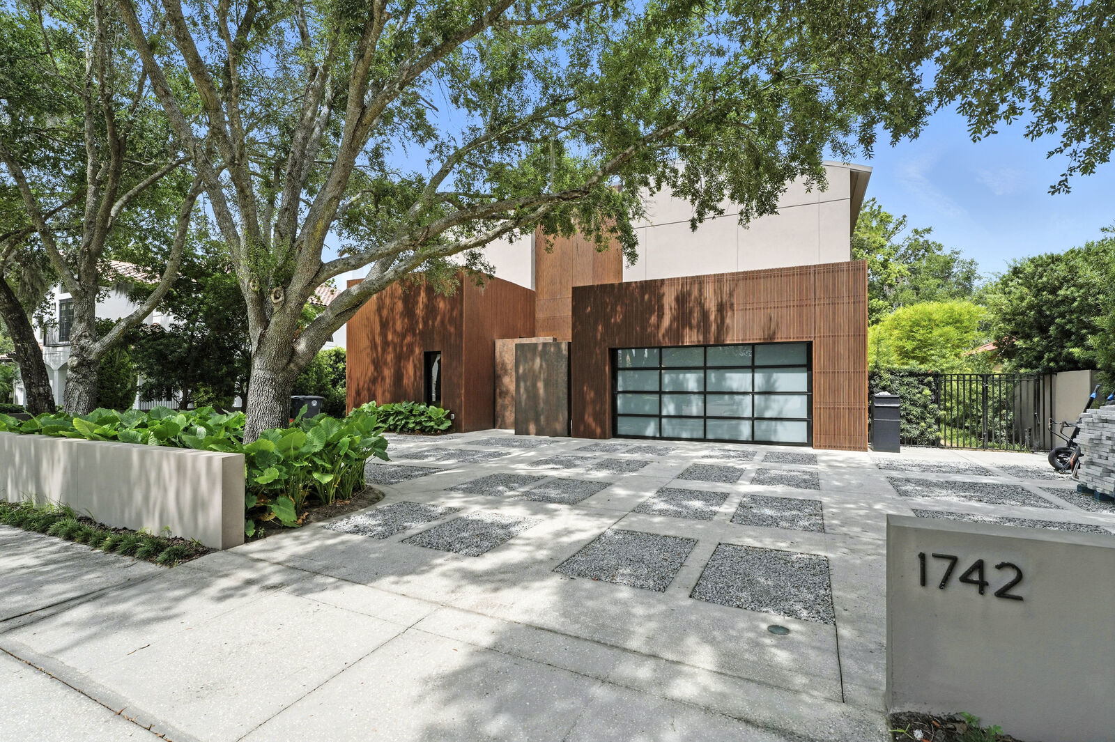 Temple — completed work, photograph 01