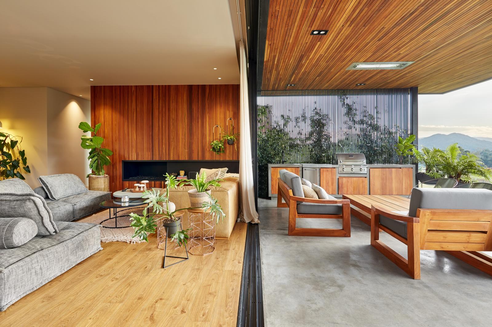 118 — completed residence, photographed on site
